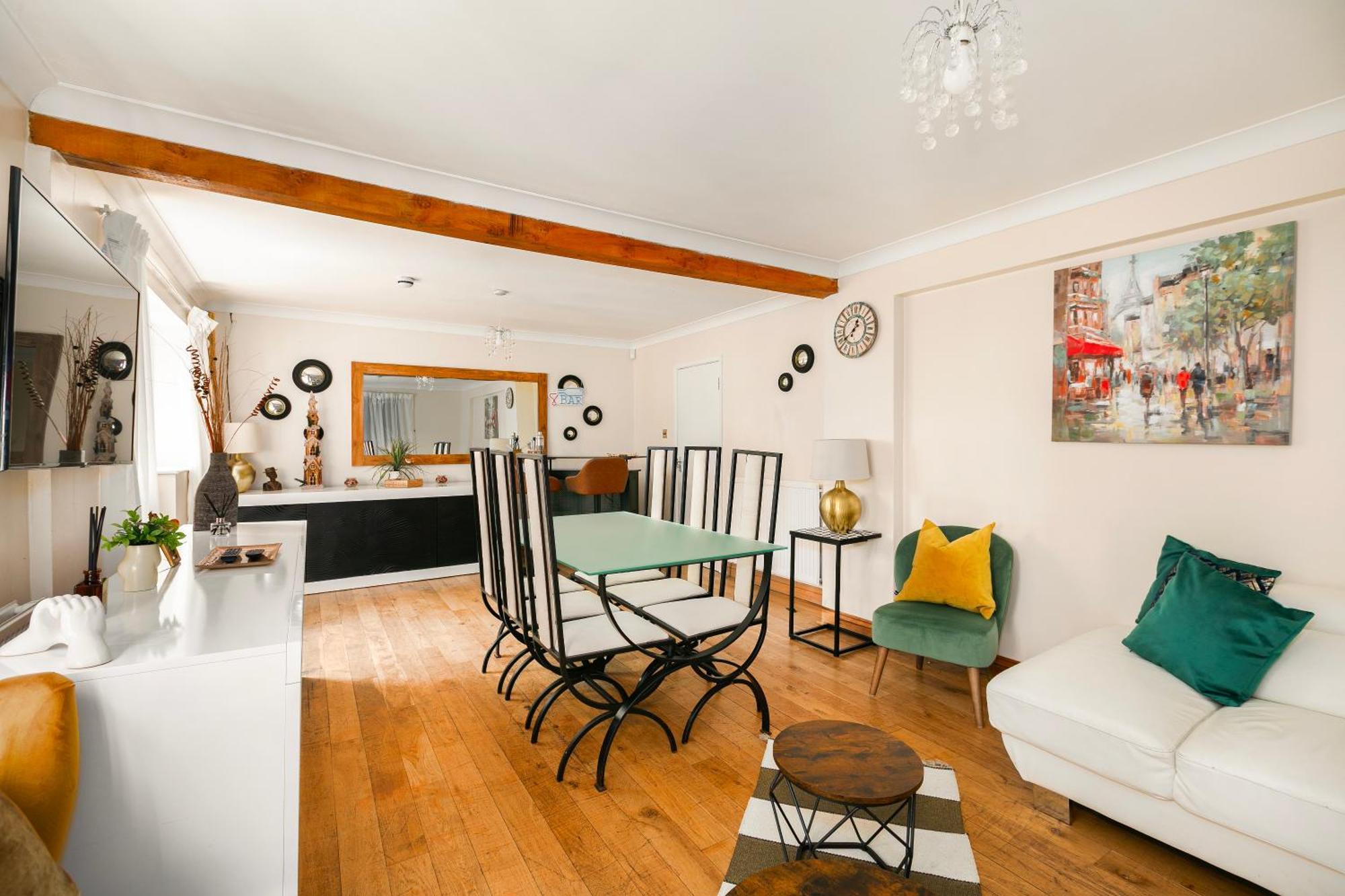 Rural Lodge Stay In Windsor! Hot Tub! Sleeps 20 Bray Ngoại thất bức ảnh