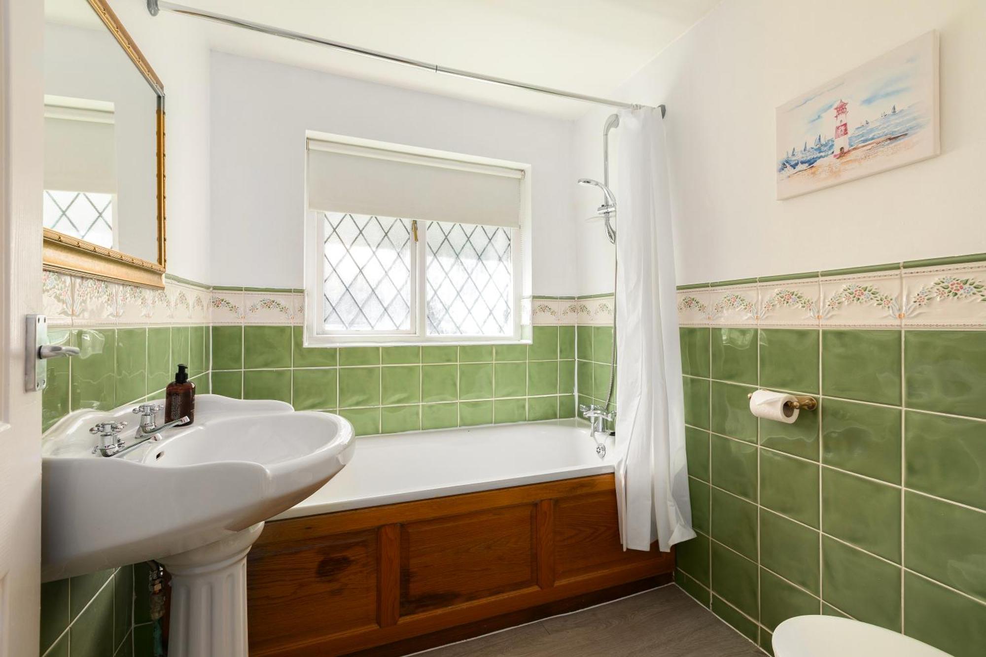 Rural Lodge Stay In Windsor! Hot Tub! Sleeps 20 Bray Ngoại thất bức ảnh
