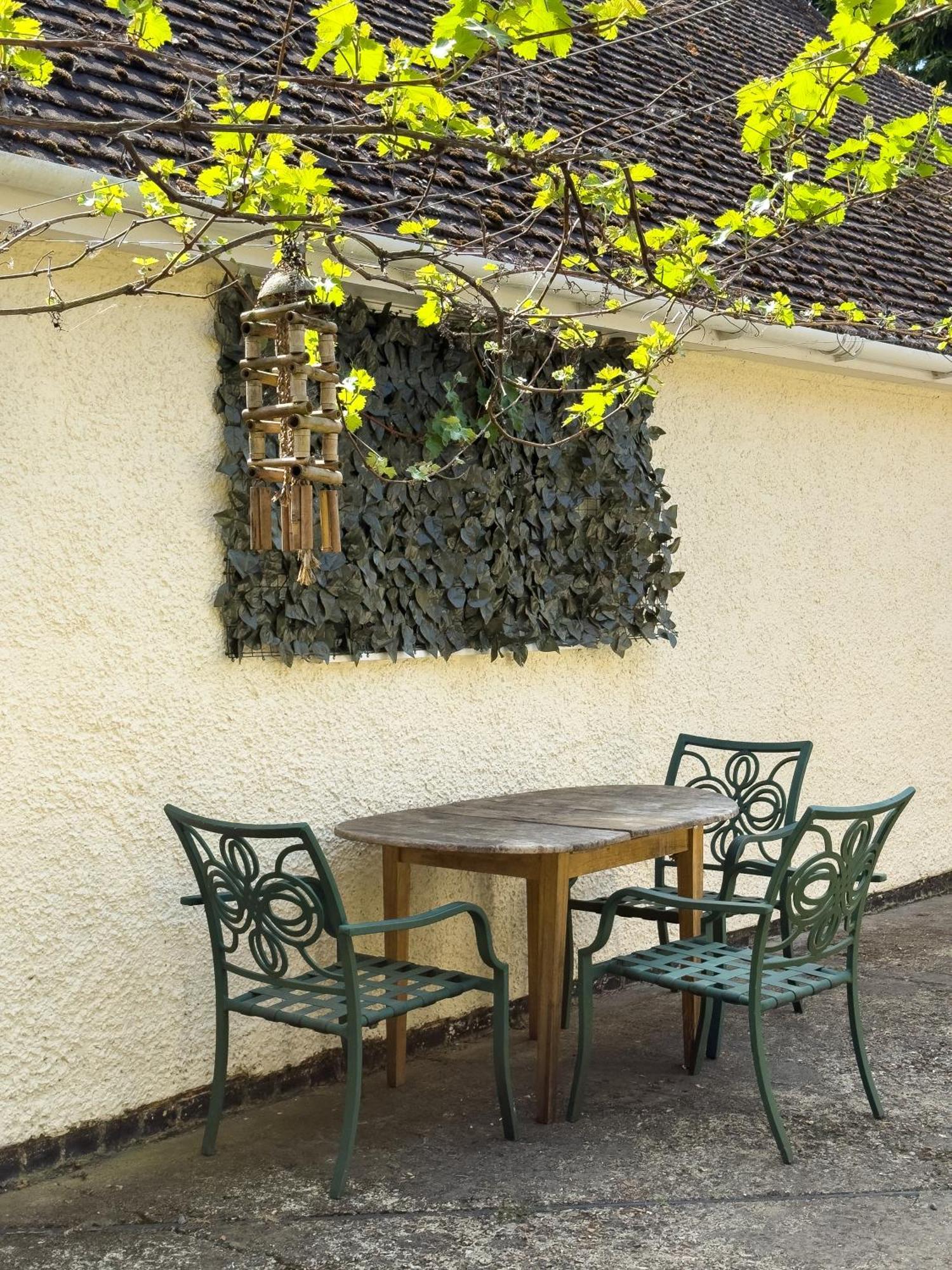 Rural Lodge Stay In Windsor! Hot Tub! Sleeps 20 Bray Ngoại thất bức ảnh